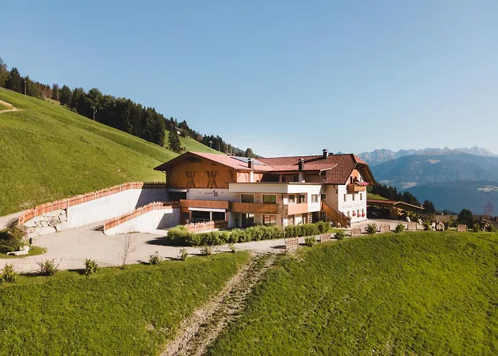 Almresidenz Unterrain -1 Km By Car Distance Ski Slopes Kronplatz