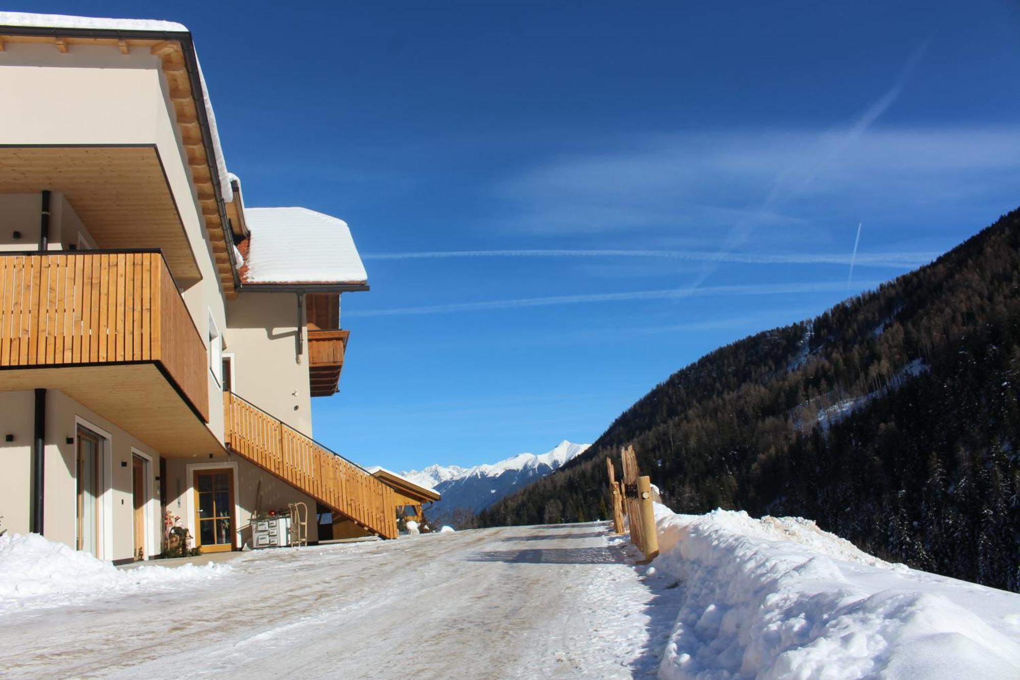 Almresidenz Unterrain -1 Km By Car Distance Slopes Kronplatz