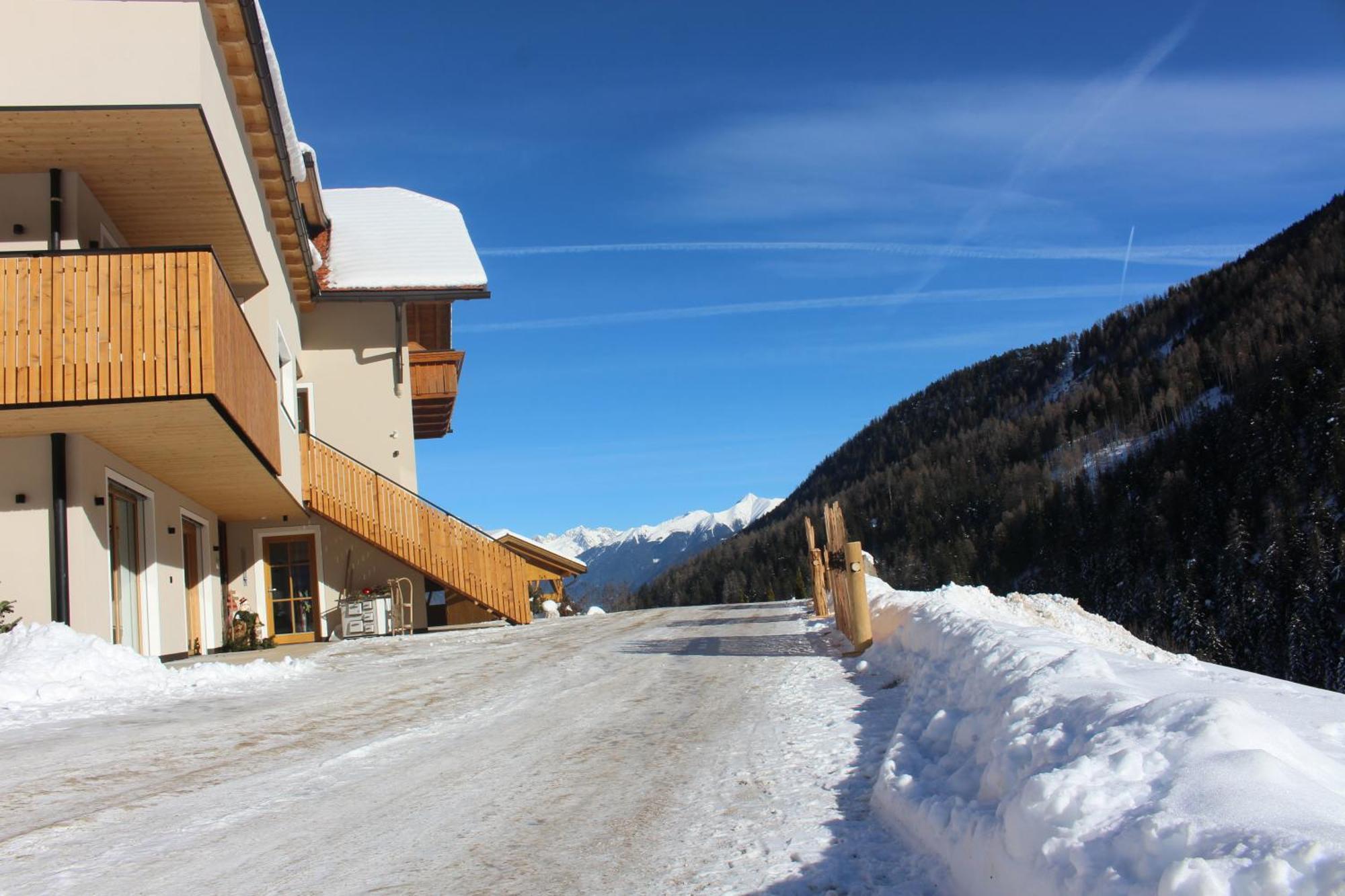 Almresidenz Unterrain -1 Km By Car Distance Slopes Kronplatz