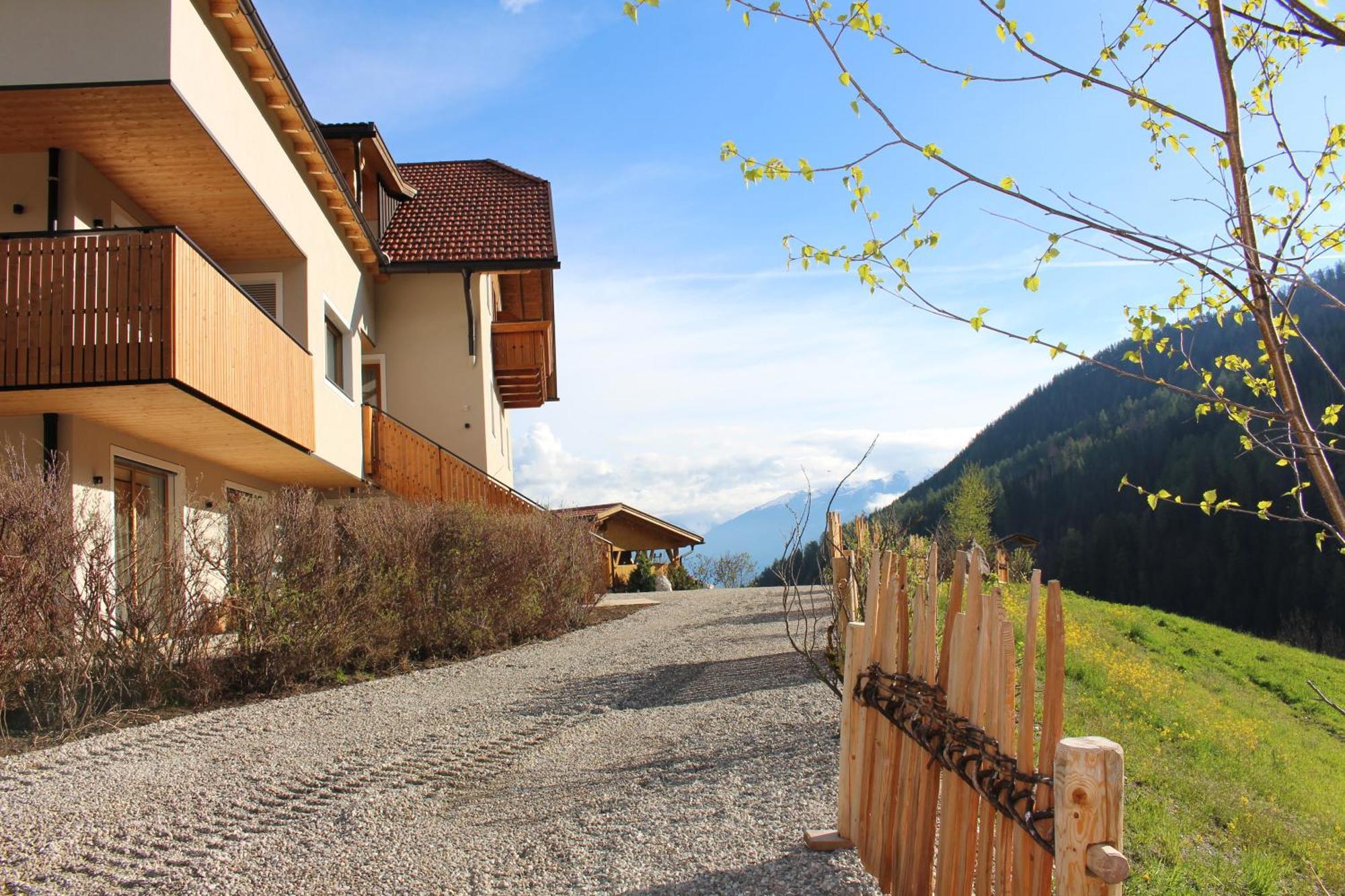 Farm stay Almresidenz Unterrain -1 Km By Car Distance Slopes Kronplatz
