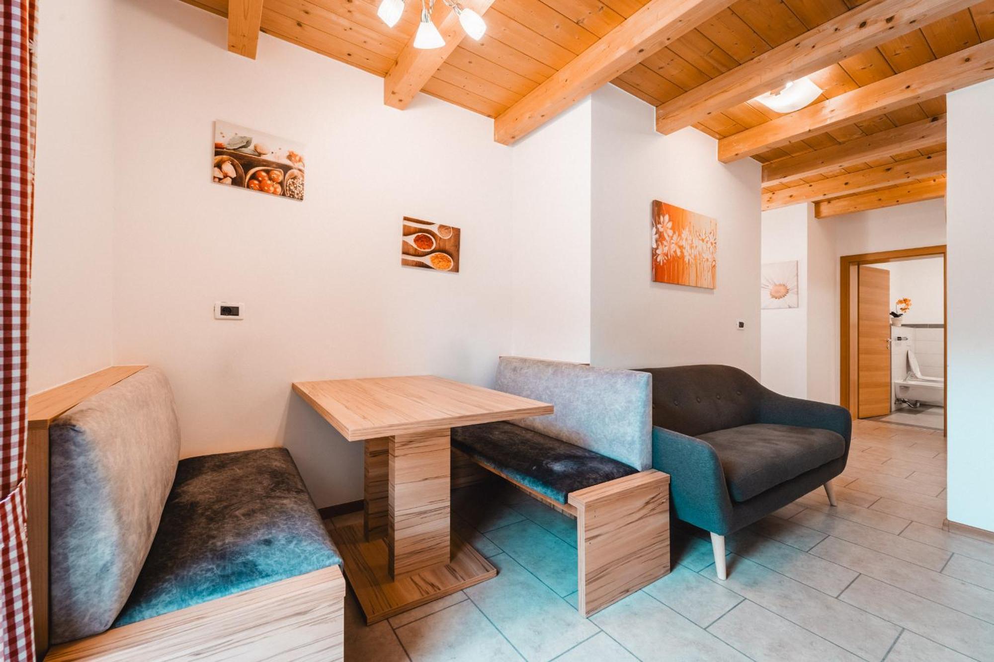 Farm stay Almresidenz Unterrain -1 Km By Car Distance Slopes Kronplatz Olang