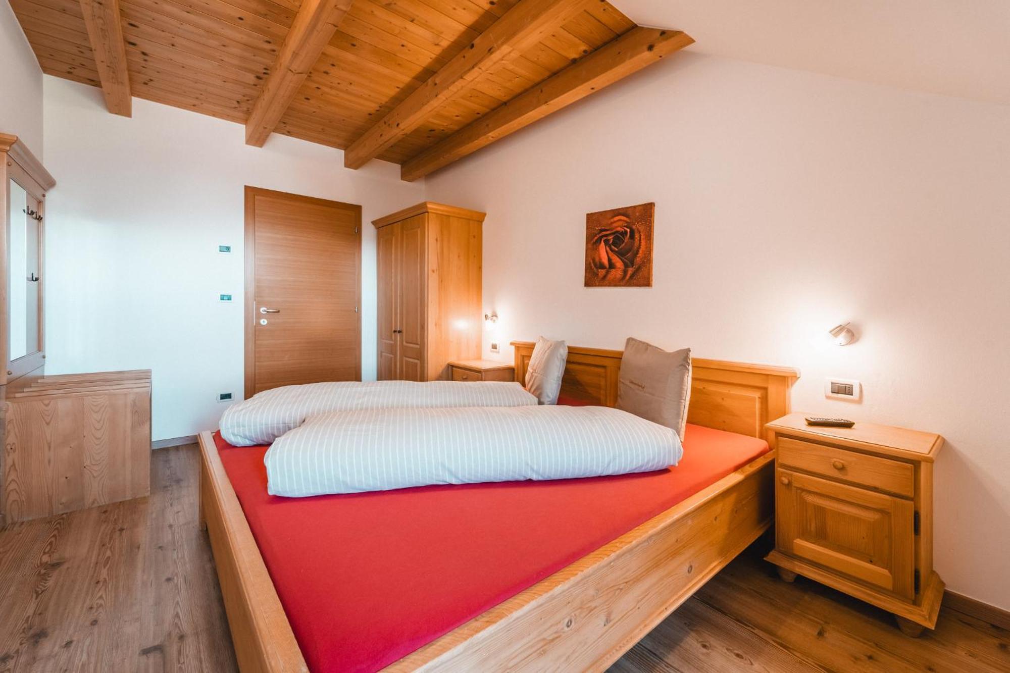 Almresidenz Unterrain -1 Km By Car Distance Slopes Kronplatz Farm stay *
