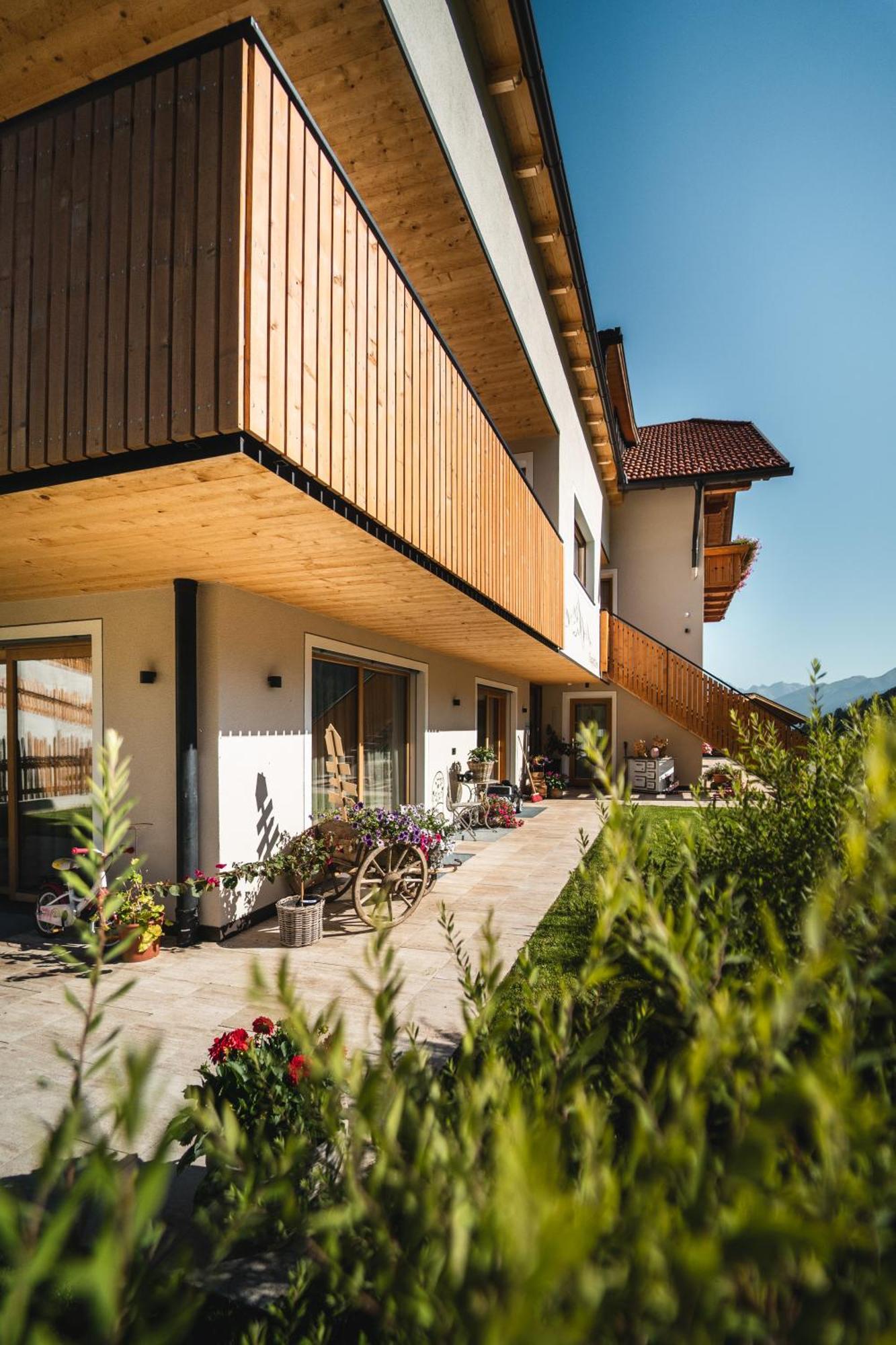 Almresidenz Unterrain -1 Km By Car Distance Slopes Kronplatz