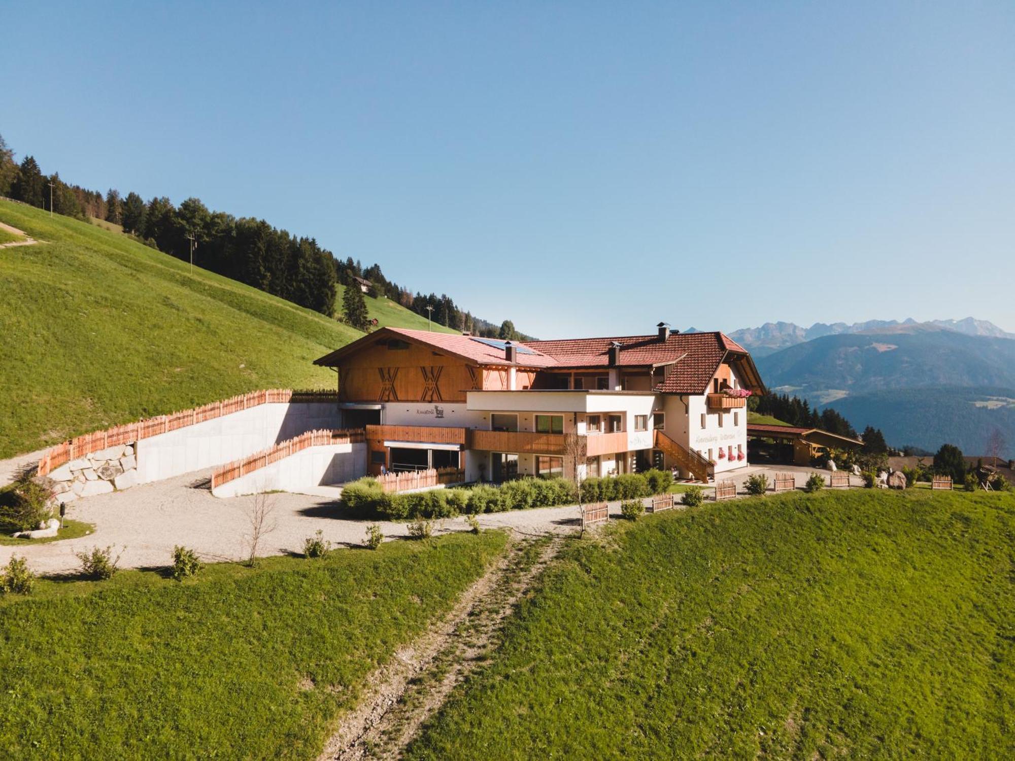 Farm stay Almresidenz Unterrain -1 Km By Car Distance Slopes Kronplatz *