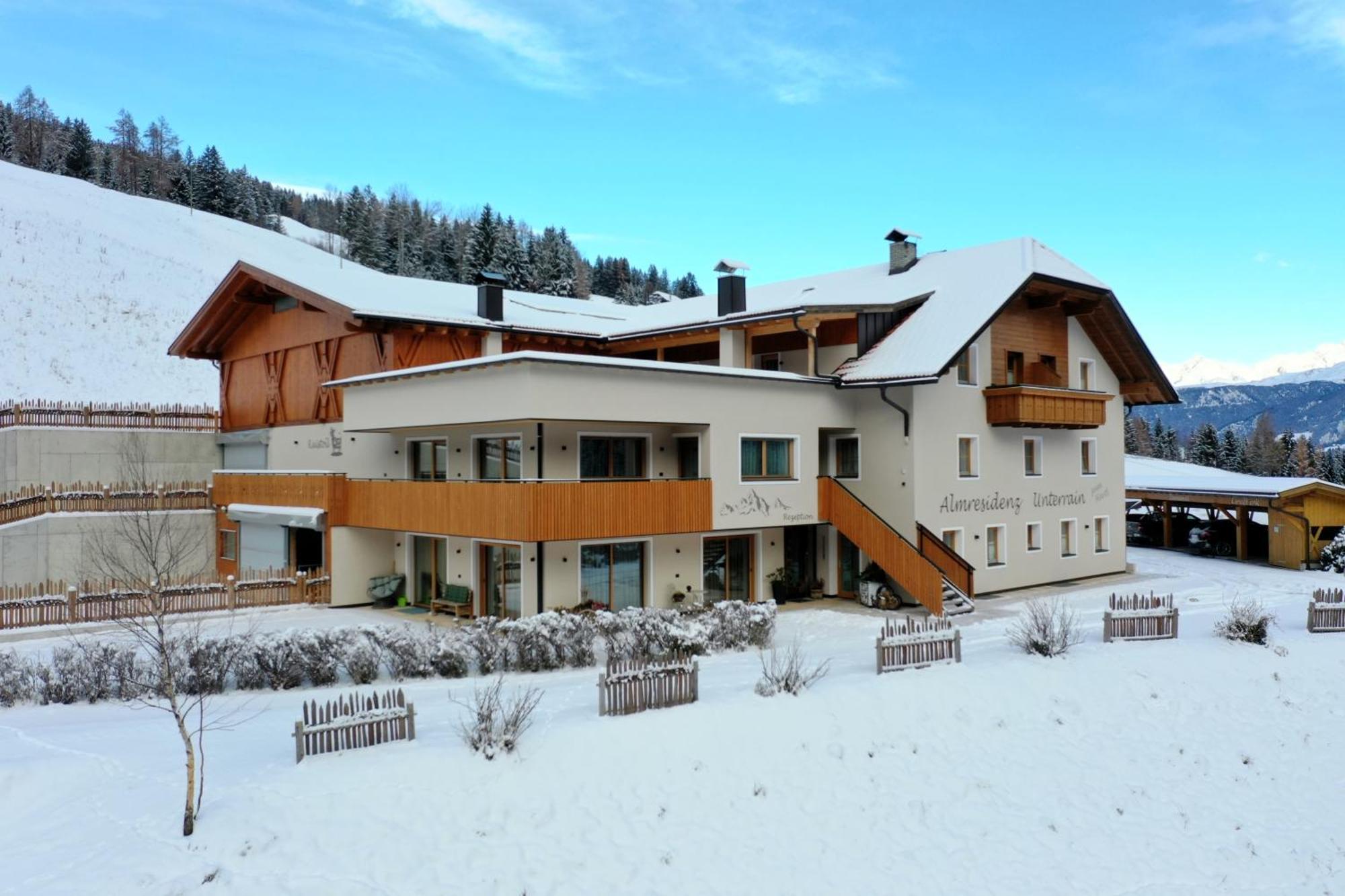 Farm stay Almresidenz Unterrain -1 Km By Car Distance Slopes Kronplatz Olang
