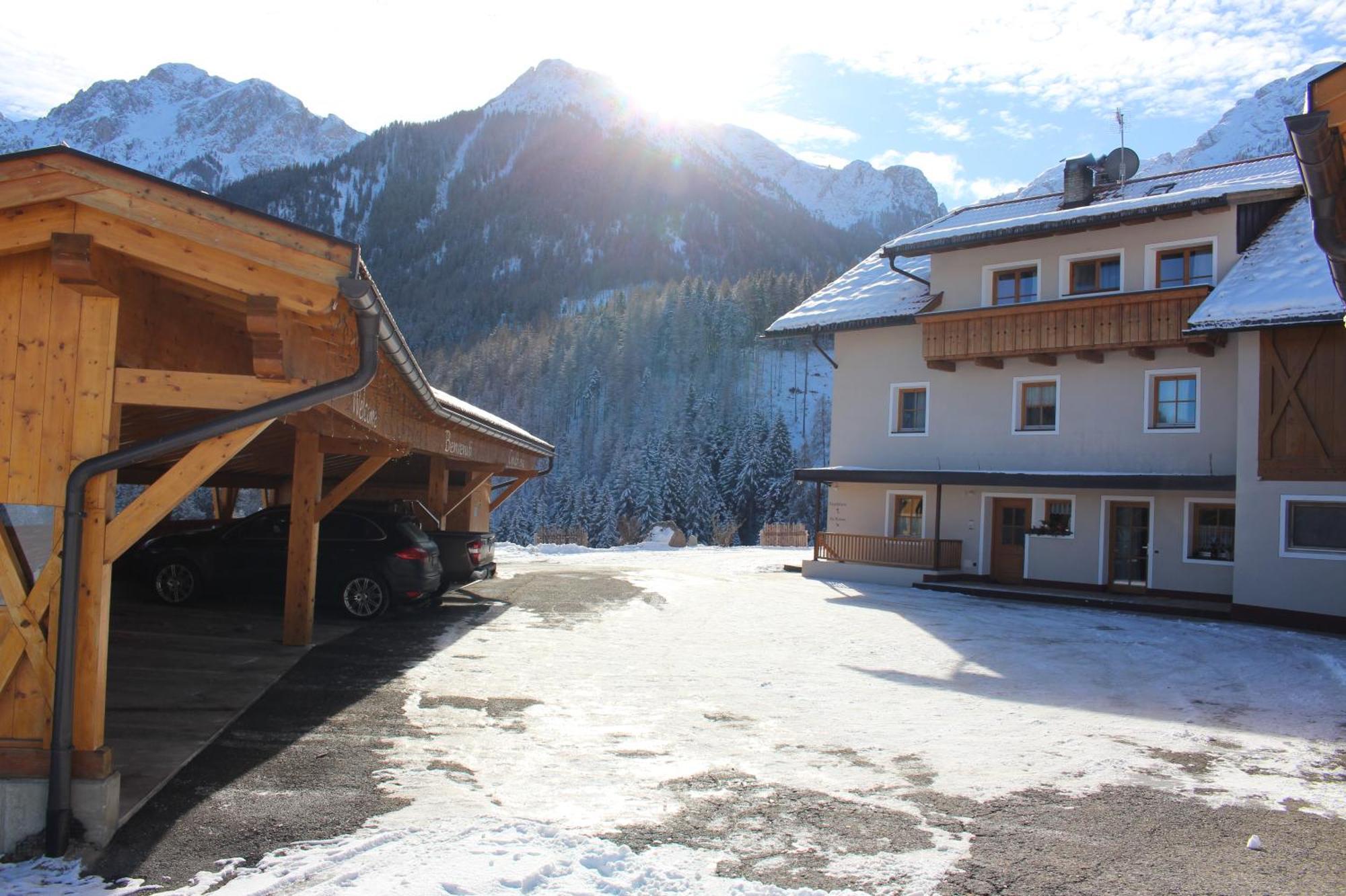 Farm stay Almresidenz Unterrain -1 Km By Car Distance Slopes Kronplatz
